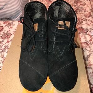 TOMS Black Desert Women’s Comfort Wedge
